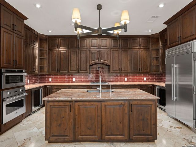 3 BURNHAM GLN, San Antonio, TX 78257