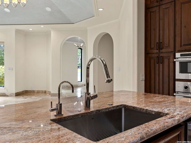3 BURNHAM GLN, San Antonio, TX 78257