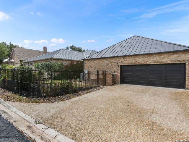 3 BURNHAM GLN, San Antonio, TX 78257