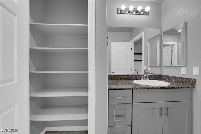 9215 South Park Street, Las Vegas, NV 89178