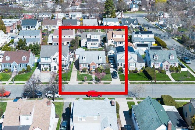 10 Dorothy Place, Lynbrook, NY 11563