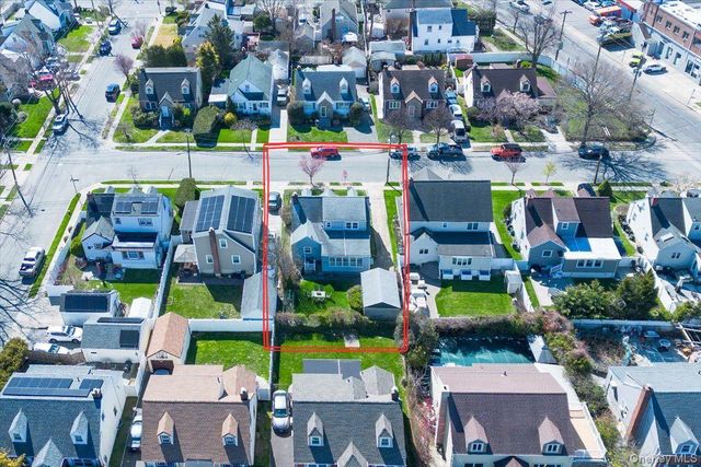 10 Dorothy Place, Lynbrook, NY 11563