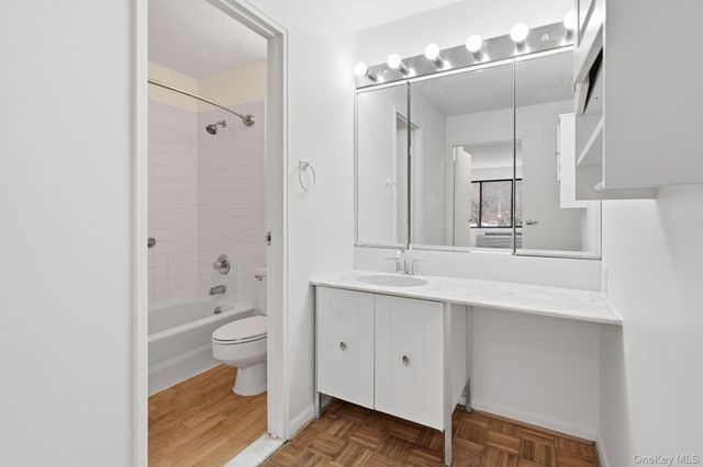 400 High Point Drive 408, Hartsdale, NY 10530