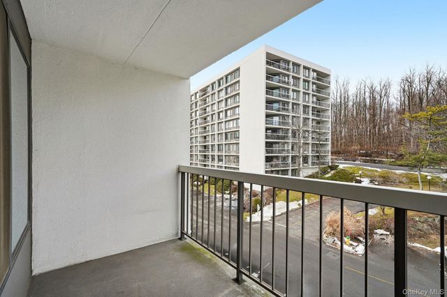 400 High Point Drive 408, Hartsdale, NY 10530