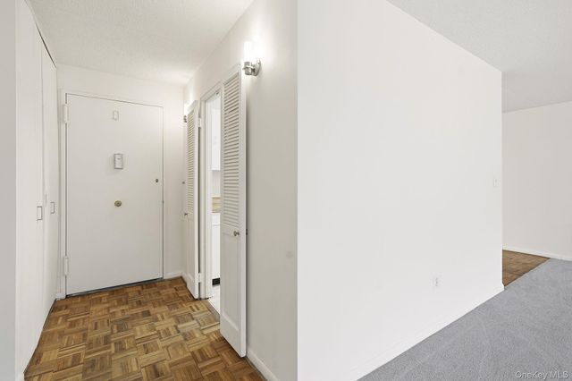 400 High Point Drive 408, Hartsdale, NY 10530