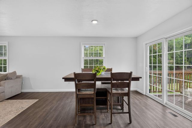 992 Beauty Hill Road, Barnstead, NH 03218