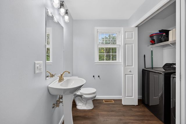 992 Beauty Hill Road, Barnstead, NH 03218
