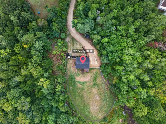 992 Beauty Hill Road, Barnstead, NH 03218