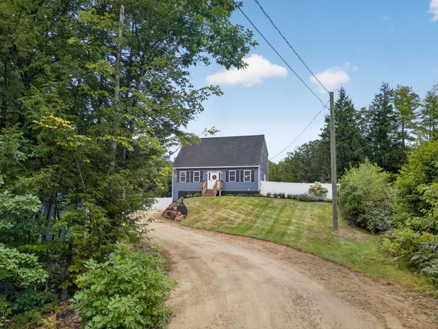 992 Beauty Hill Road, Barnstead, NH 03218