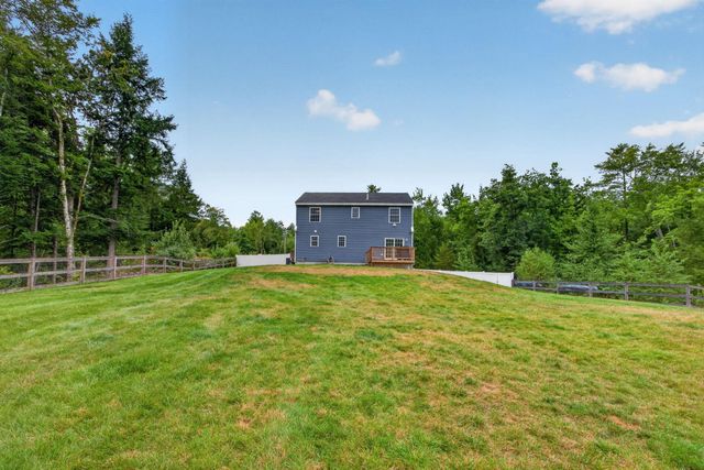 992 Beauty Hill Road, Barnstead, NH 03218