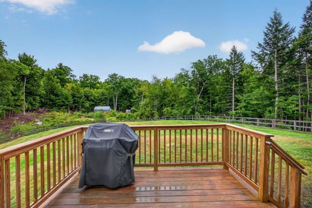 992 Beauty Hill Road, Barnstead, NH 03218