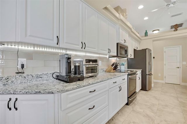 13020 OSPREY AVENUE, Weeki Wachee, FL 34614