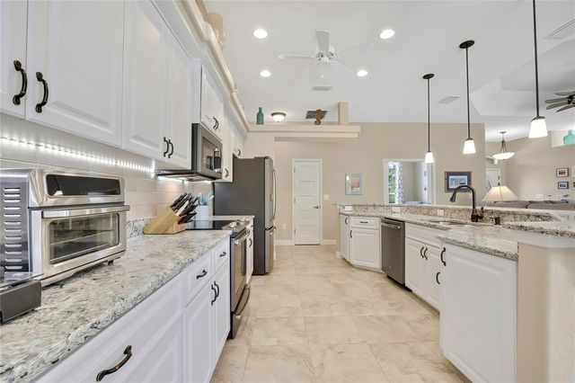 13020 OSPREY AVENUE, Weeki Wachee, FL 34614