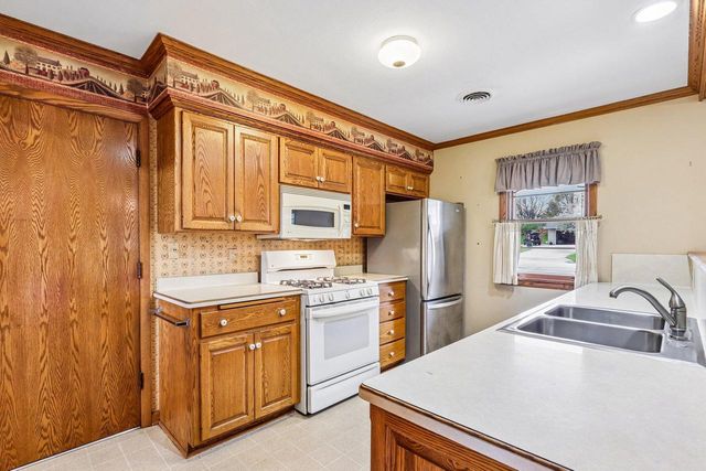18660 Arcadia PLACE, Brookfield, WI 53045