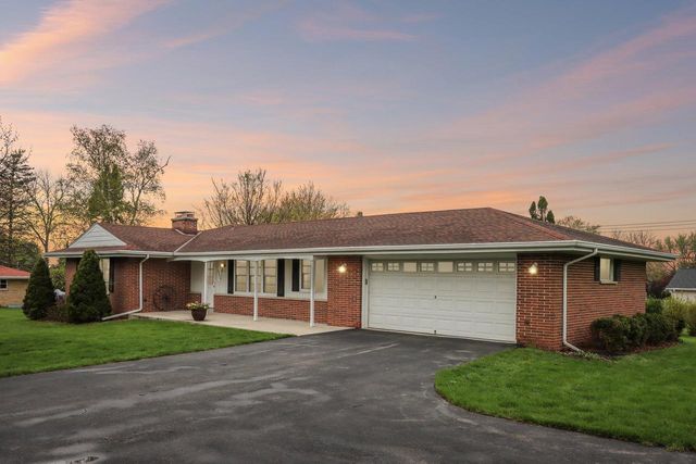 18660 Arcadia PLACE, Brookfield, WI 53045