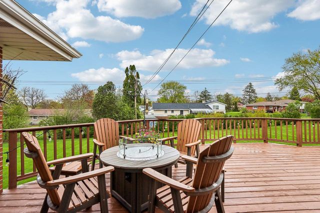 18660 Arcadia PLACE, Brookfield, WI 53045