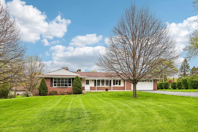 18660 Arcadia PLACE, Brookfield, WI 53045
