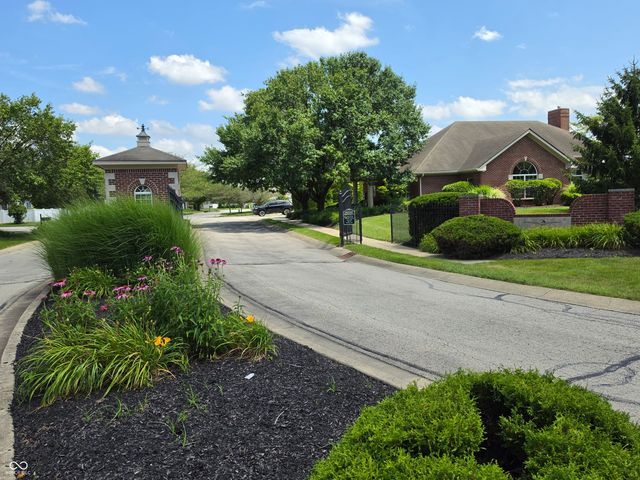 6041 Bluecrest Drive, Indianapolis, IN 46234