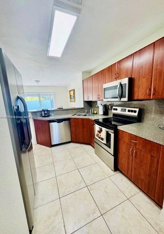 28324 SW 133rd Ave, Homestead, FL 33033