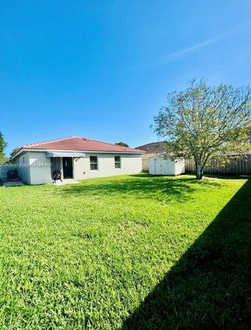 28324 SW 133rd Ave, Homestead, FL 33033