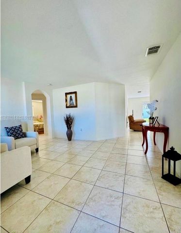 28324 SW 133rd Ave, Homestead, FL 33033