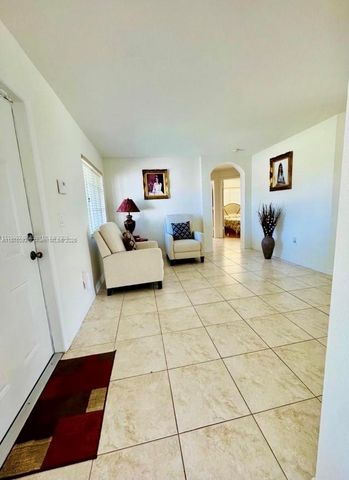 28324 SW 133rd Ave, Homestead, FL 33033