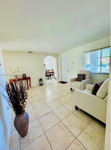 28324 SW 133rd Ave, Homestead, FL 33033