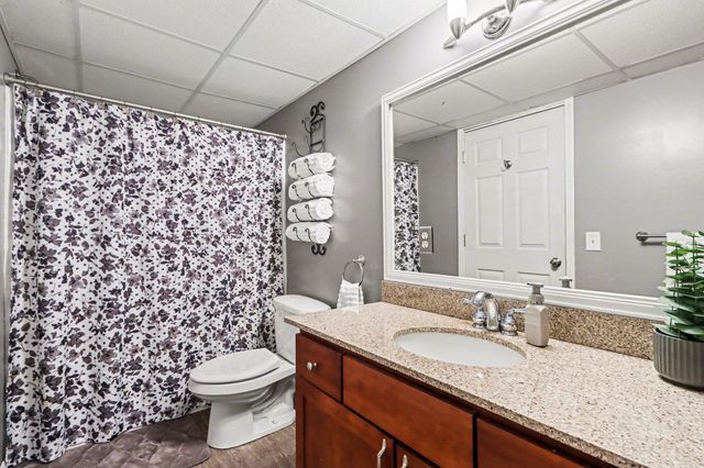 10064 Eightway Street, Plainwell, MI 49080
