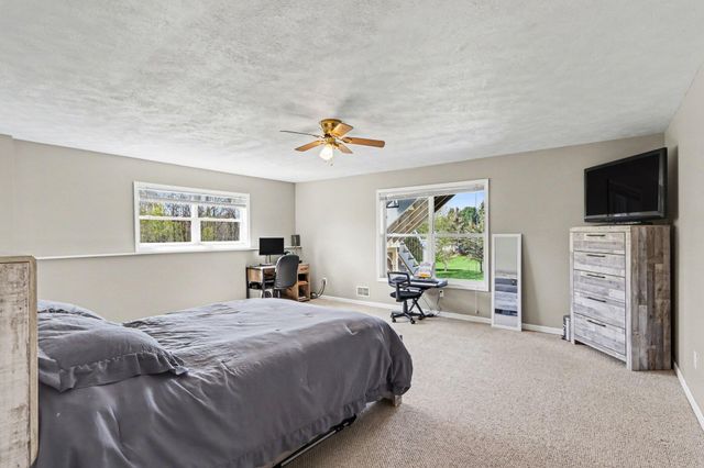 10064 Eightway Street, Plainwell, MI 49080