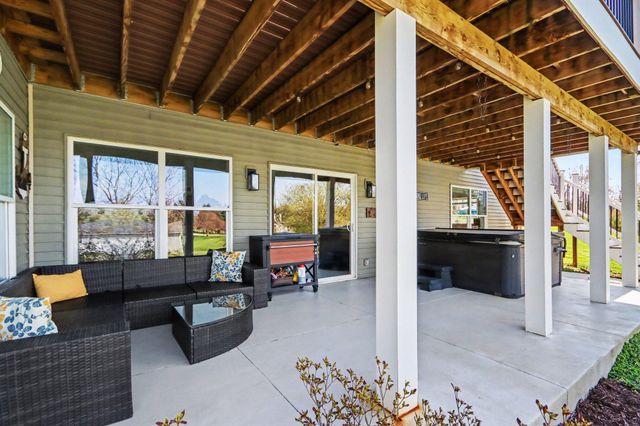 10064 Eightway Street, Plainwell, MI 49080