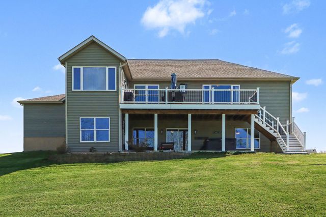 10064 Eightway Street, Plainwell, MI 49080