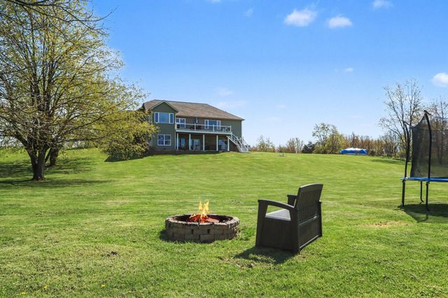 10064 Eightway Street, Plainwell, MI 49080