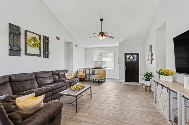 10064 Eightway Street, Plainwell, MI 49080