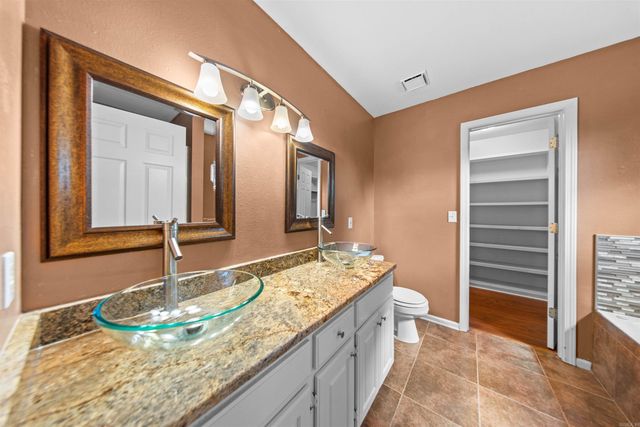1718 Eagle Point Way, Benton, AR 72015