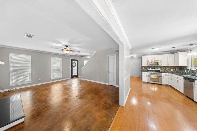 1718 Eagle Point Way, Benton, AR 72015