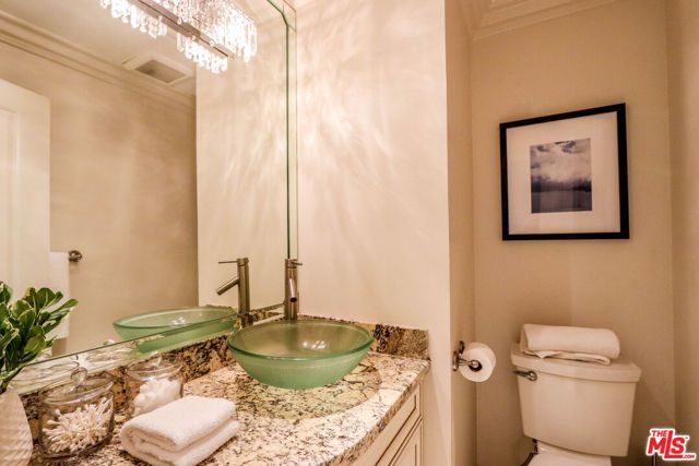 121 S Palm Drive 404, Beverly Hills, CA 90212