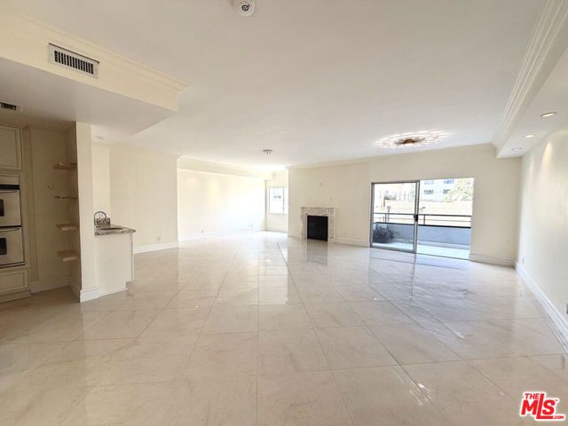 121 S Palm Drive 404, Beverly Hills, CA 90212