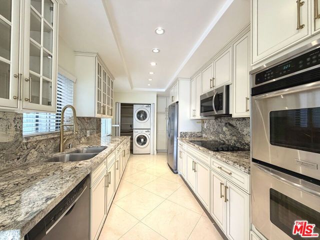 121 S Palm Drive 404, Beverly Hills, CA 90212