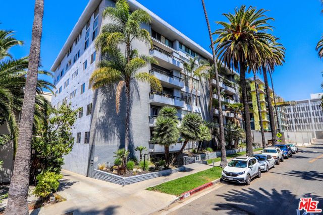 121 S Palm Drive 404, Beverly Hills, CA 90212