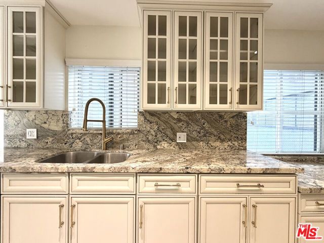 121 S Palm Drive 404, Beverly Hills, CA 90212