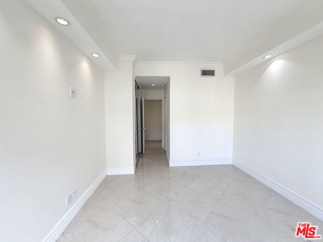 121 S Palm Drive 404, Beverly Hills, CA 90212