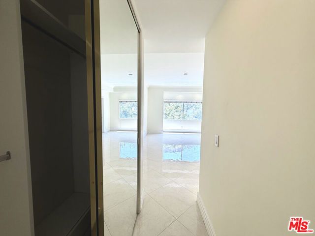 121 S Palm Drive 404, Beverly Hills, CA 90212