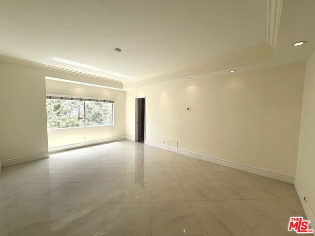 121 S Palm Drive 404, Beverly Hills, CA 90212