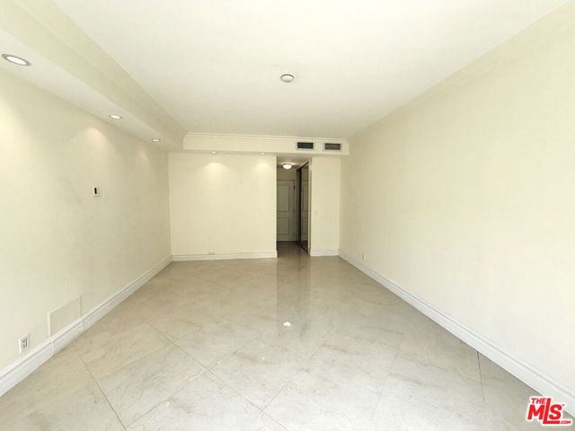 121 S Palm Drive 404, Beverly Hills, CA 90212