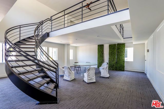 121 S Palm Drive 404, Beverly Hills, CA 90212