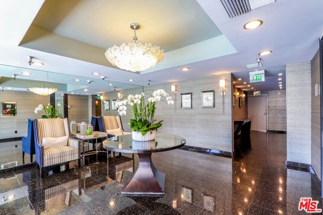 121 S Palm Drive 404, Beverly Hills, CA 90212