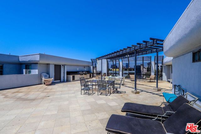 121 S Palm Drive 404, Beverly Hills, CA 90212