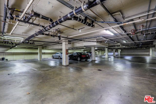 121 S Palm Drive 404, Beverly Hills, CA 90212