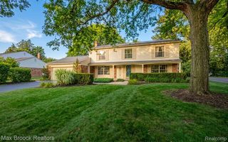 30830 Lincolnshire E, Beverly Hills Village, MI 48025