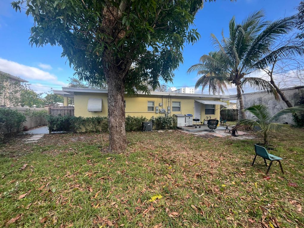 211 N A Street, Lake Worth Beach, FL 33460
